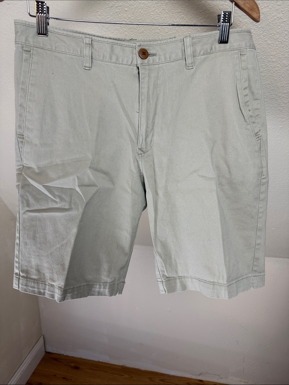 TOMMY BAHAMA Khaki Men's Shorts Size 33